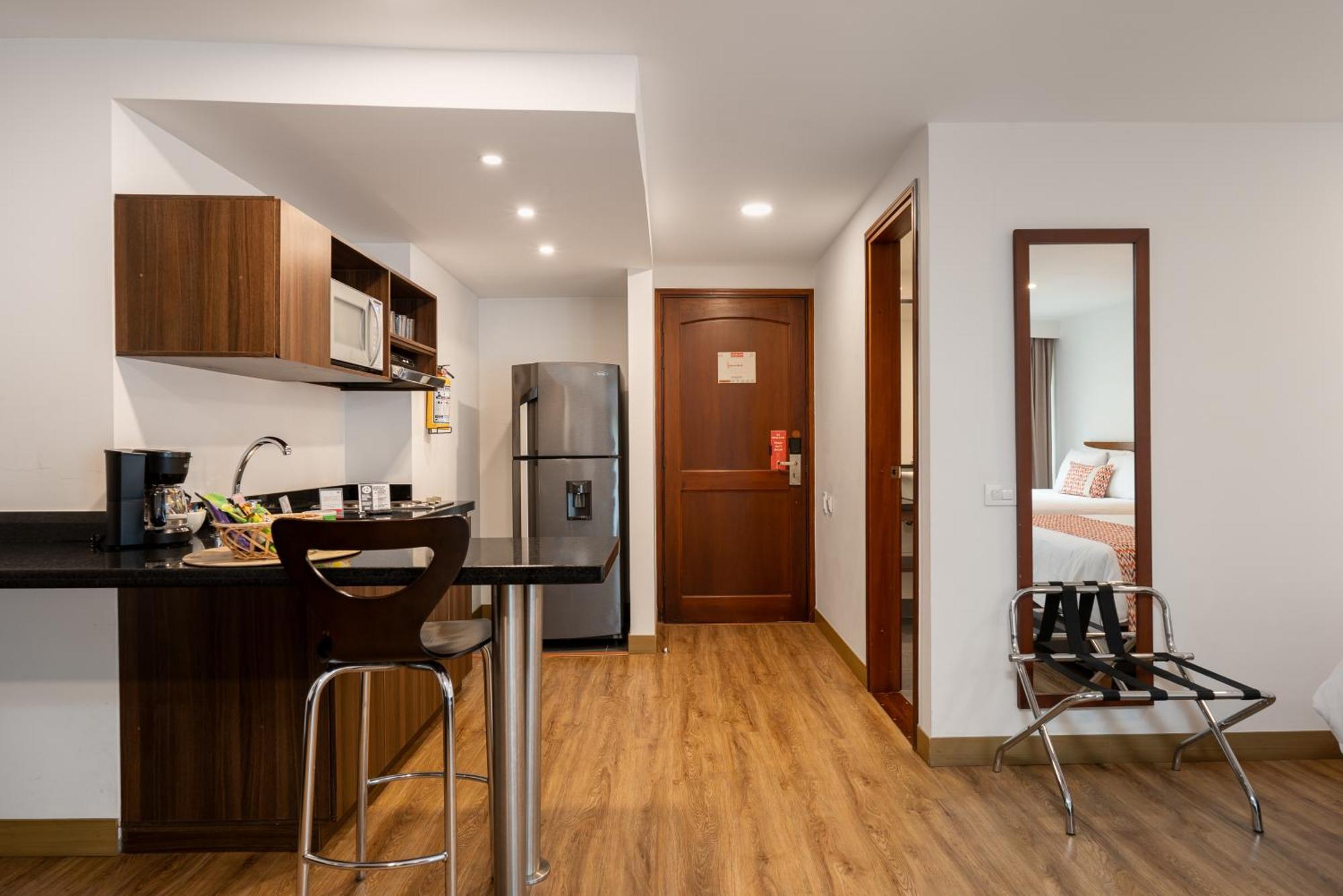 Leblon Suites Hotel Medellín Zewnętrze zdjęcie