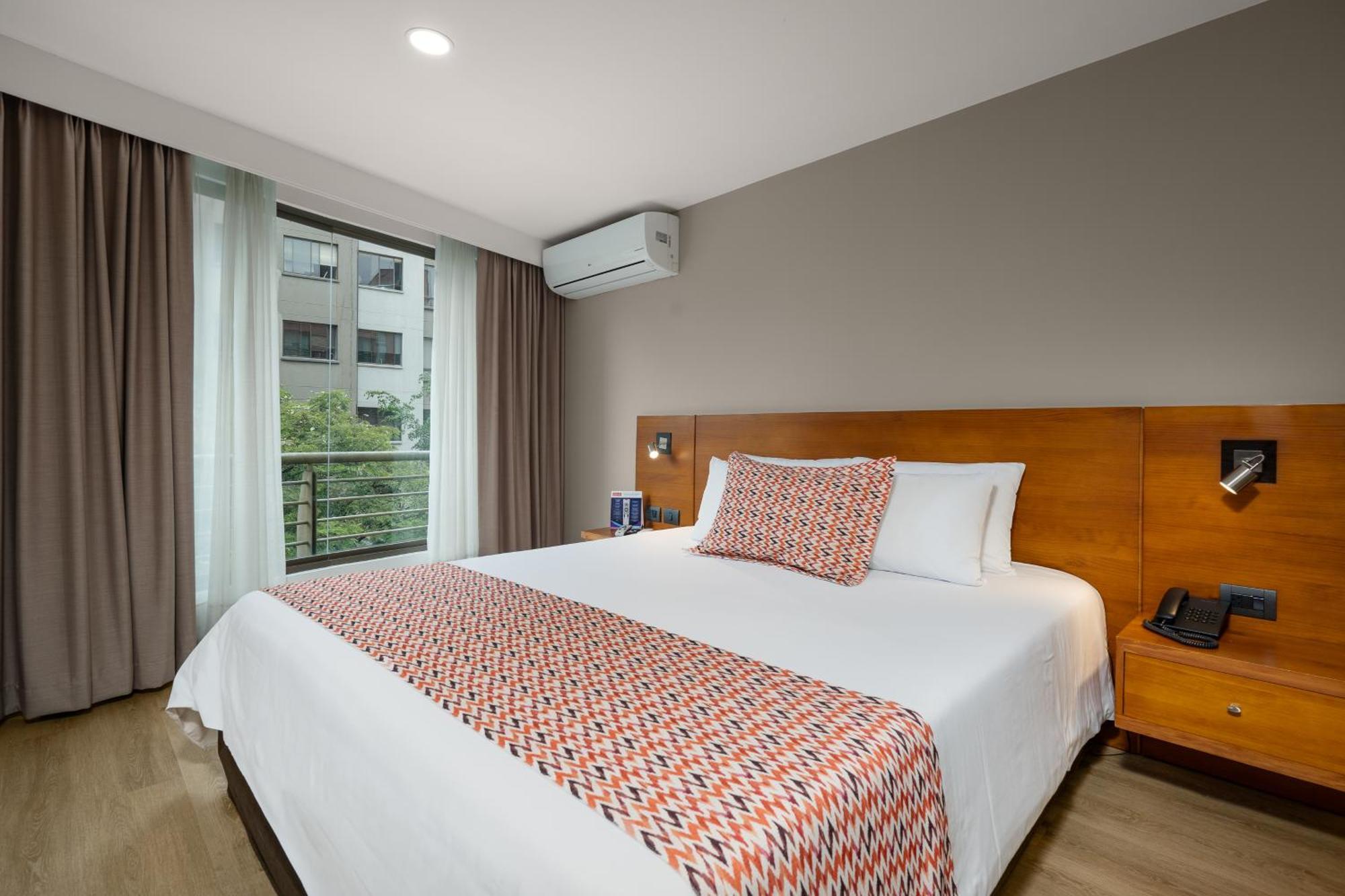 Leblon Suites Hotel Medellín Zewnętrze zdjęcie